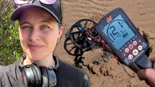 Taking the Equinox 800 back to the Beach Metal Detecting [upl. by Retsub]