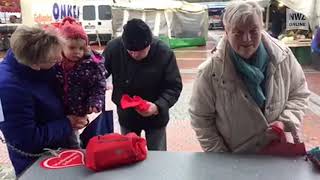 Verspäteter Valentinsgruß auf dem Wochenmarkt Schortens [upl. by Irim]