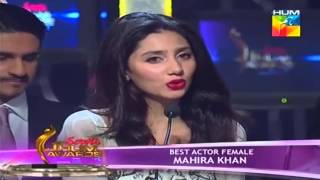 Mahira Khan wins the Best Actor Female 1st HumTv Awards 2013 HD [upl. by Viviene]