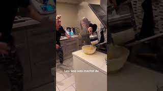 Man kann sie nicht alleine lassen 🫣🤭😂leo teenager jugendvonheute familiencomedy funny humor [upl. by Ahsei860]