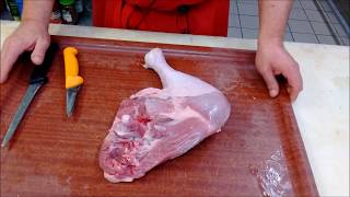 Recette Boucherie Charcuterie  Préparation dune cuisse de Dinde en rôti [upl. by Htenaj]