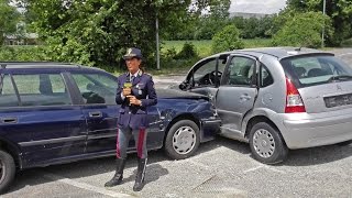 Polizia Stradale in azione incidente con e senza feriti Cosa fare [upl. by Adaline296]