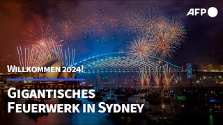 Gigantisches Silvesterfeuerwerk in Sydney  AFP [upl. by Anigriv]