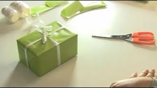 Geschenk verpacken  eine Gestaltungsidee [upl. by Dnomsad]