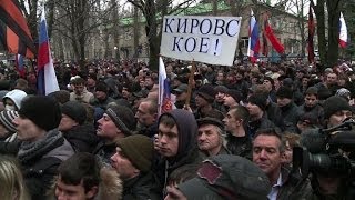 4000 proRussian Ukrainians protest in Donetsk [upl. by Eendyc219]