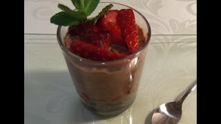 Vasitos de fresas y chocolate [upl. by Nywde]