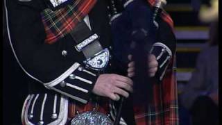 The Strathclyde Police Pipe Band  Musikschau der Nationen 2004 [upl. by Cud]