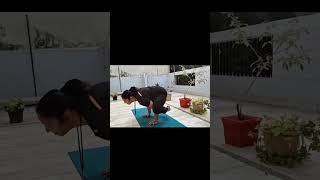 Bakasana step by step for beginnersसबसे आसान तरीके से बकासन में बैलेंस करना सीखें ।। 🕉️🧘‍♀️🧘 [upl. by Enahsal114]