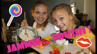 FRUIT SUSHI MAKEN   DE FRUITVLOGJES [upl. by Harol238]