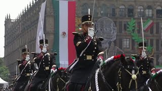 Desfile Militar Oficiales y cadetes del escuadrón de caballería Ignacio Allende  Imagen Noticias [upl. by Aneehsak]