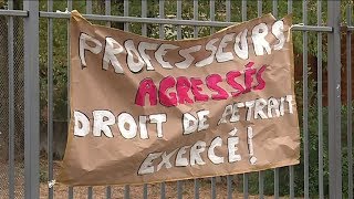 Collège de Meyzieu la grève chez les enseignants après lagression de lun deux [upl. by Assiram583]