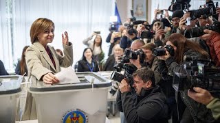 Urne aperte in Moldova si vota per ladesione allUe e le presidenziali superato il quorum votanti [upl. by Aldin796]