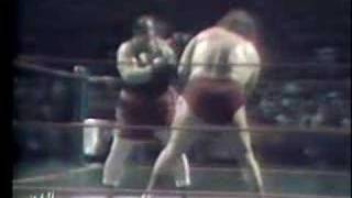 Andre The Giant vs Gorilla Monsoon 1977 [upl. by Eenram]