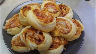 HIT Ślimaczki z ciasta francuskiego z salami serem  Salami and Cheese Pinwheels  MajkelGotuje [upl. by Celeski]