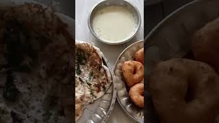 Onion uttapa मेंदू वडा foodshorts छान [upl. by Nnylaehs57]