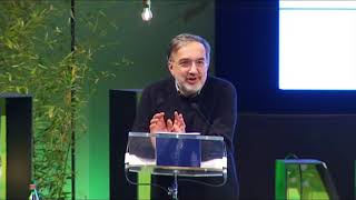 Marchionne IMITA Crozza [upl. by Cocke428]