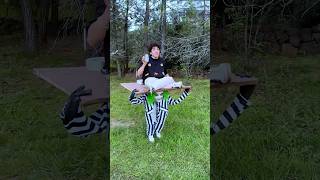 Disfraces se pueden hacer en casa Parte 33 Beetle juice halloweenwithshorts halloween [upl. by Alakim]