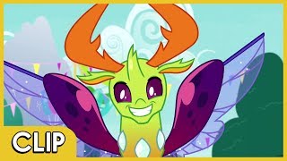 Thorax llega a Ponyville  MLP La Magia de la Amistad Español Latino [upl. by Hgielyk]