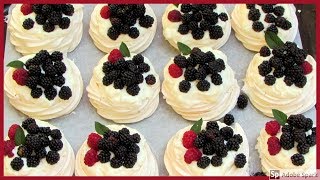 Mini Pavlova se šlehačkou [upl. by Yeldar]