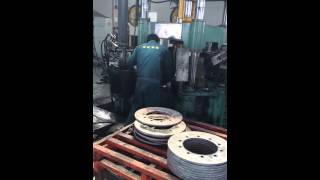 wheel disc flow forming machine [upl. by Leffen373]