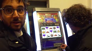 Slot Machine come mai restiamo incollati [upl. by Anauqcaj]