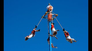 VOLADORES DE PAPANTLA quotRITUAL PALO VOLADORquot Y quotLA BAMBAquot CON EL BALLET FOLKLÓRICO DE VERACRUZ [upl. by Don]