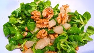 Walnuss Salat mit Birne Rezept mit Bratkartoffeln  einfach Kochen [upl. by Anihta69]