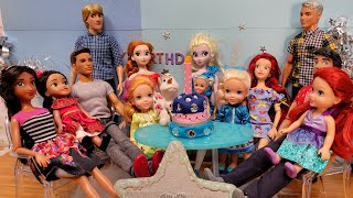 Elsas Birthday  Elsa amp Anna toddlers have fun  guest friends  gifts  cake party [upl. by Ingvar813]