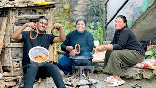 Aama Xori Milera Darlagdo Roti Halnu Vayo 😂 [upl. by Nilhsa398]