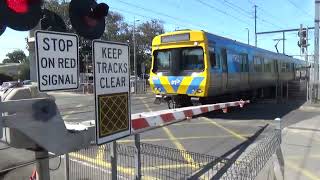 McDonald St Level Crossing Mordialloc [upl. by Esenej]