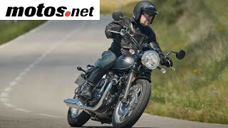 Kawasaki W800 Street  Prueba  Test  Review en español [upl. by Cuttie]