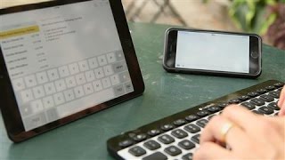 Create a DualScreen Setup With an iPad and iPhone [upl. by Boyer]