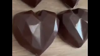 Comment faire des Coeurs en Chocolat Bombes à Chocolat Chaud [upl. by Linn779]