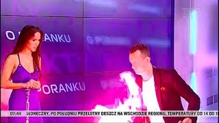 Iluzjonista robi show na żywo w studiu TVP3 Wrocław „Fakty o poranku” 19092017 [upl. by Wessling]