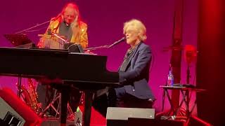 Daryl Hall LIVE Kiss Is On My List Ravinia Highland Park IL [upl. by Kannry]