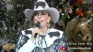 Mister Chivo  Tongoneaito En Vivo con Veronica Castro [upl. by Adnolaj397]