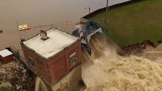 Watch Dam failures at Wixom Lake causes flooding devastation in michigan [upl. by Ennyletak]