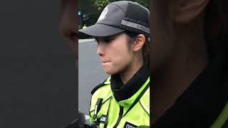 兔子警官近距离看真好看 哇耳朵有点痛兔子警官 [upl. by Odicalp]