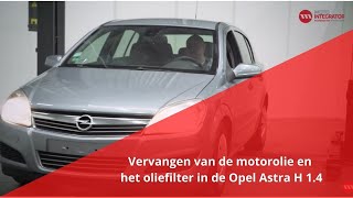 Vervangen van de motorolie en het oliefilter in de Opel Astra H 14 [upl. by Trude]