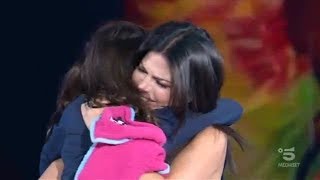 Amici Celebrities Laura Torrisi scoppia in lacrime l’abbraccio in studio commuove tutti Maria per [upl. by Dellora672]