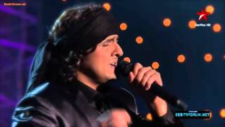 Sonu Nigam Performing Abhi Mujh Me Kahin Gima 2012 [upl. by Anatola]