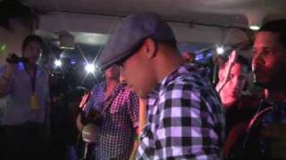 Prince Royce desata la locura en Madrid video 2 [upl. by Aitnuahs]