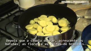 Aprenda a fazer um gratinado de batatas com brócolis salmão defumado e amêndoas [upl. by Ajat]