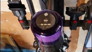 Dyson V11 Extra Cordless Vacuum Cleaner Review Picks up the dirt you cant see [upl. by Curley]