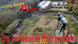 Die verlassene Radrennbahn und das verwüstete Reitgestüt 🐎 mit dem HEIMLICHEN BEWOHNER 🏕️lostplace [upl. by Nahsad]