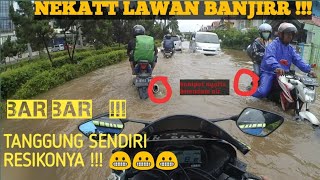 PERJUANGAN PENGENDARA MOTOR TERJANG BANJIR  MAMPUKAH [upl. by Yelrihs]