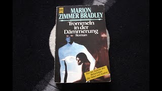 Buchrezension quotTrommeln in der Dämmerungquot von Marion Zimmer Bradley [upl. by Nebuer]