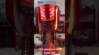 Así se ven las luces led secuenciales con cuartos y direccionales en motos italika [upl. by Echikson]