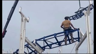 VIDÉO Les forains installent la fête au parc des expositions de Blois [upl. by Acinat]