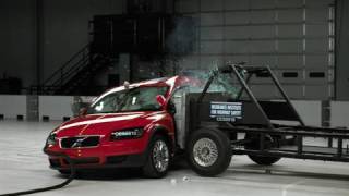 2009 Volvo C30 side IIHS crash test [upl. by Audre431]